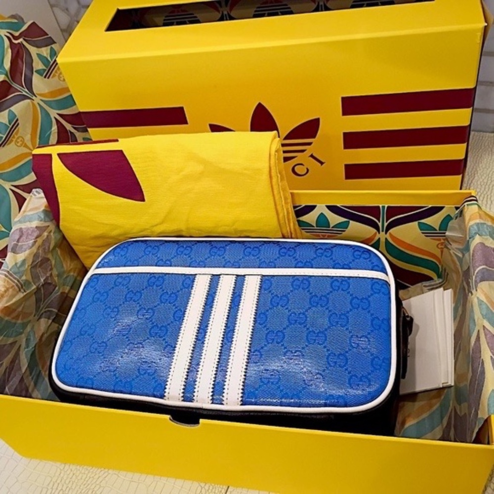 ๐ Adidas x Gucci COLLAB Blue Crystal Canvas Shoulder Bag - Picture 3 of 15